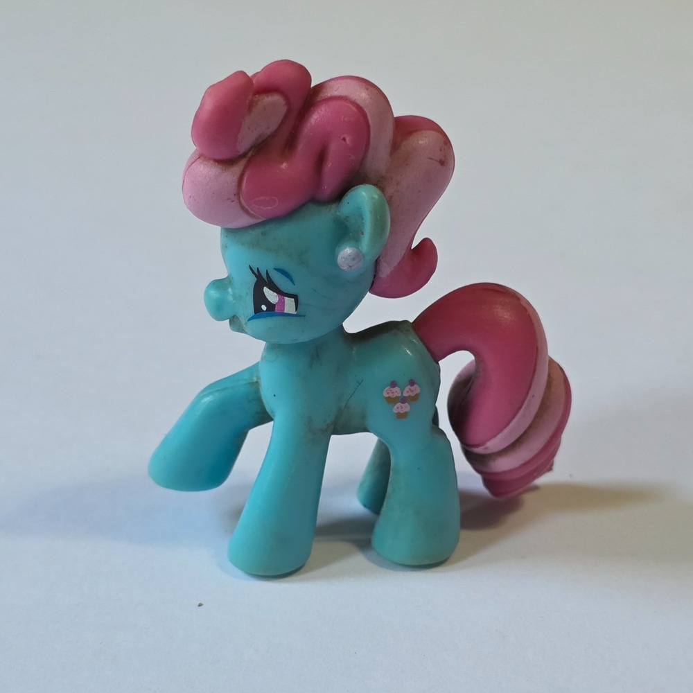 My Little Pony Blind Bag Mrs Dazzle Cake Cupcake Figure Blue Pink 2" Hasbro